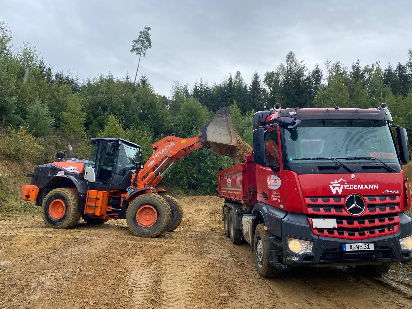 HITACHI ZW 180